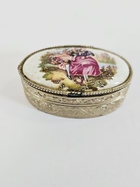 Vintage Fragonard Style Porcelain Limoges Jewelry Trinket Pill Ring Snuff Box